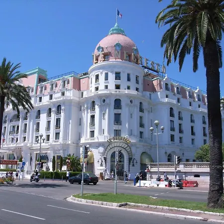 Apartmán A Luxurious With Ac On Promenade Des