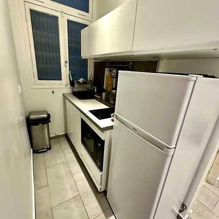 A Luxurious With Ac On Promenade Des Apartment *