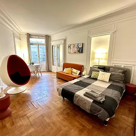 A Luxurious With Ac On Promenade Des דירה ניס