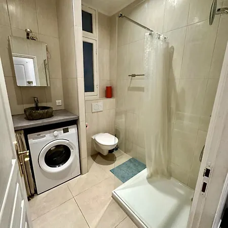 A Luxurious With Ac On Promenade Des Nizza